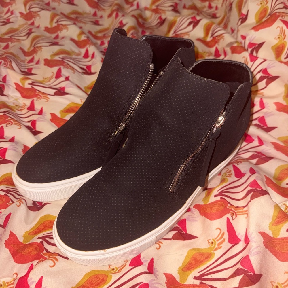 Black Women's High-Top Sneakers